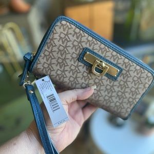 DKNY Donna Karan Wallet Wristlet T&C Logo Jacquard Double Zip Chino Pink